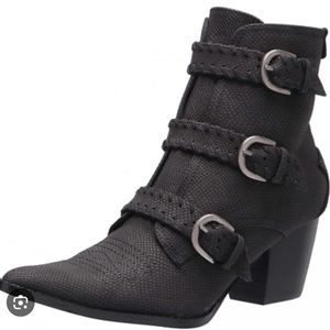 Matisse- Charmer Black Leather Buckle Booties